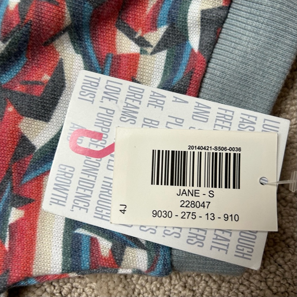 NWT LuLaRoe Jane Short Sleeved Shirt Size Small - Picture 3 of 7